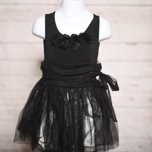 Pretty Size 2 Girls Black Dress - Picture 1 of 4